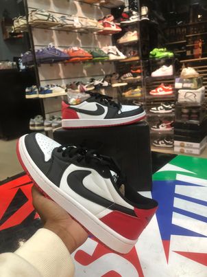 NYK AJ1 LOW OG BLACK TOE