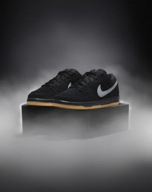 NYK Sb Dunk Low Pro Black Fog