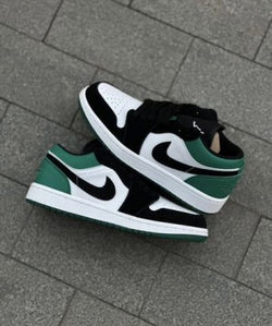 NYK AIR JORDAN 1 LOW MYSTIC GREEN