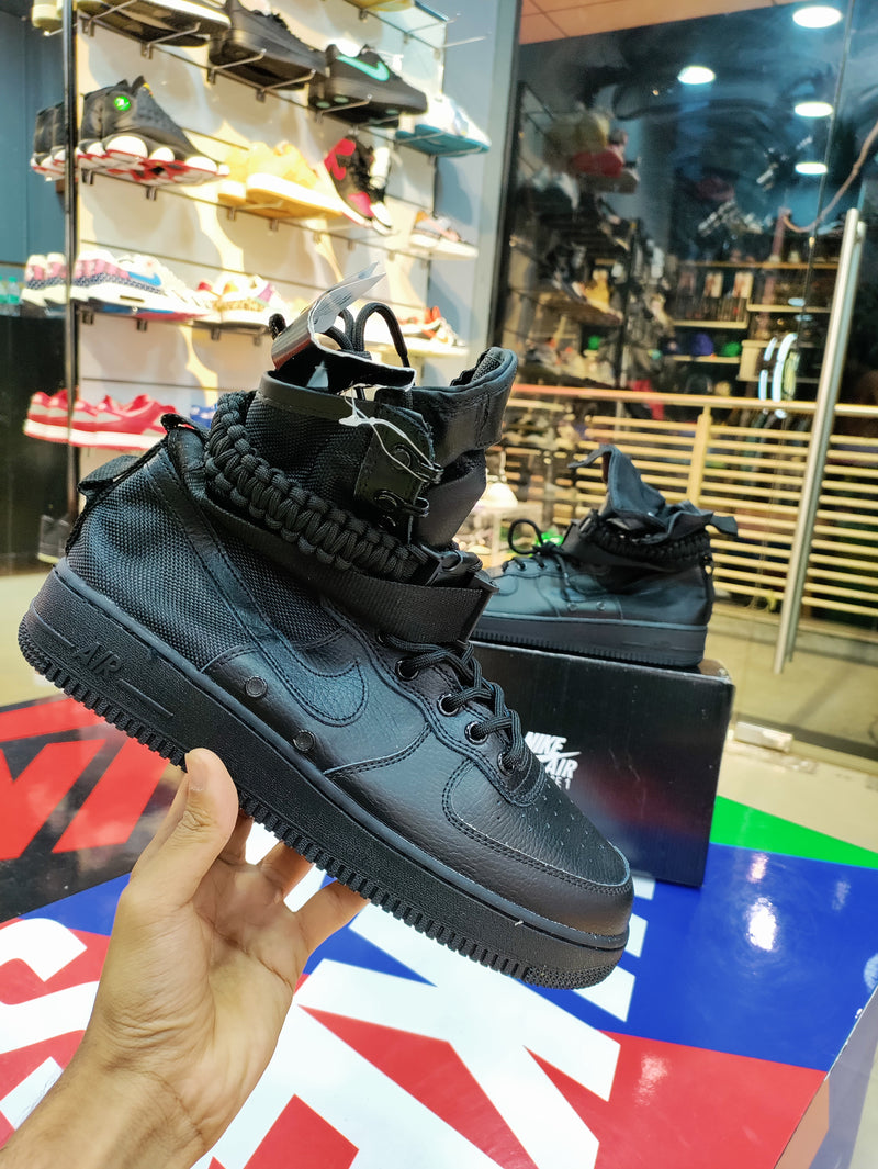 NYK AF1 SF TRIPLE BLACK HIGH