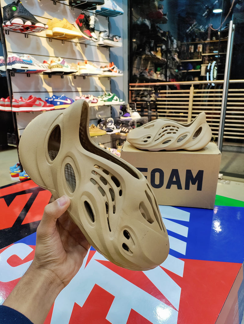 ADI Foam Runner