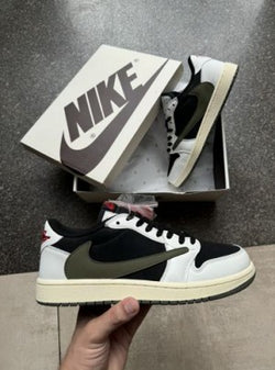 NYK AIR JORDAN 1 LOW X TRAVIS SCOTT OLIVE SEMI UA