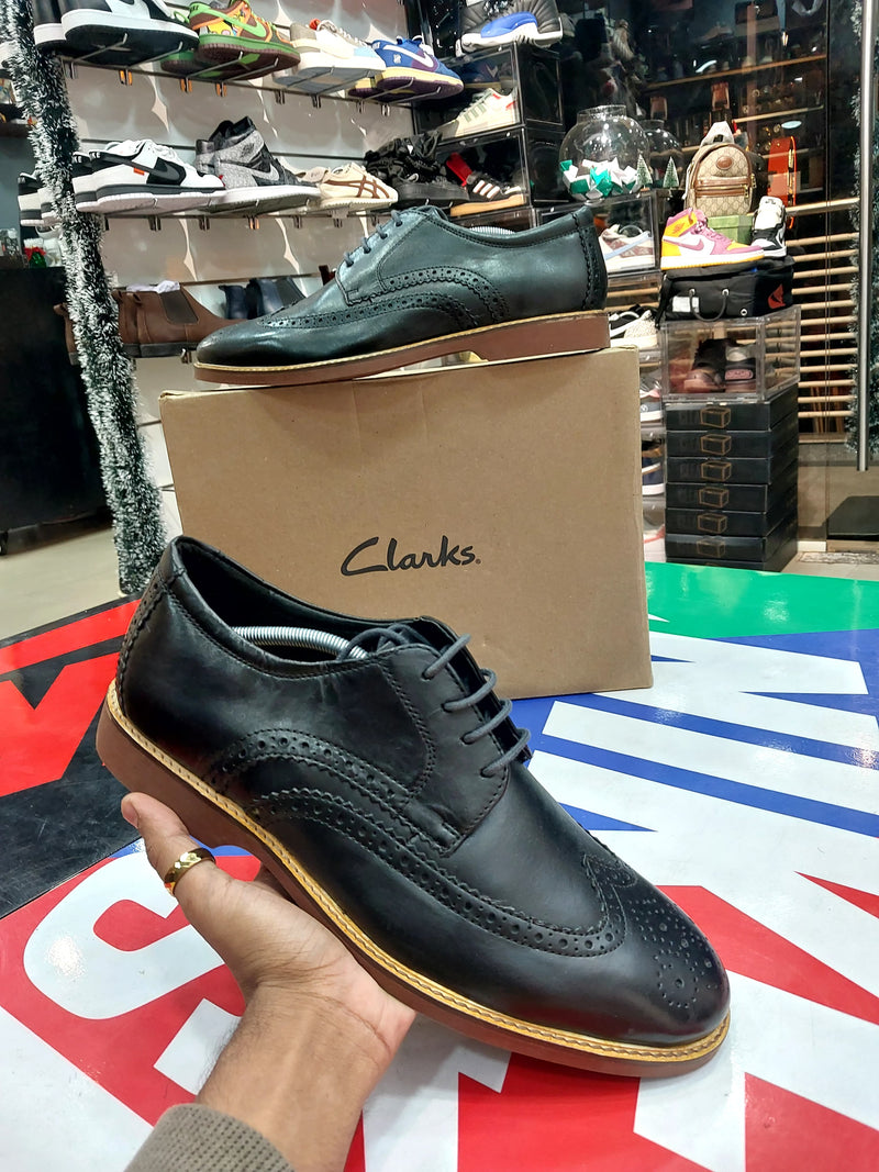 CLARKS BROGUE LEATHER SHOES