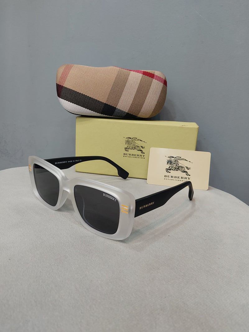 BURBERRY SUNGLASSES