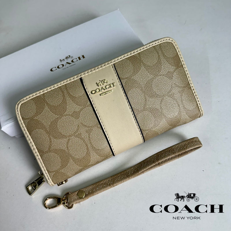 Coach Hand Wallet Brown