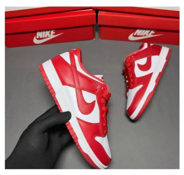 NYK DUNK RED SNEAKER